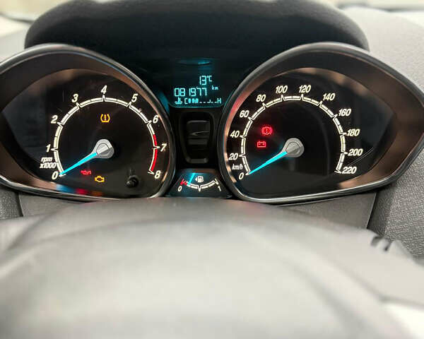 Білий Форд Фієста, об'ємом двигуна 1 л та пробігом 82 тис. км за 6699 $, фото 6 на Automoto.ua