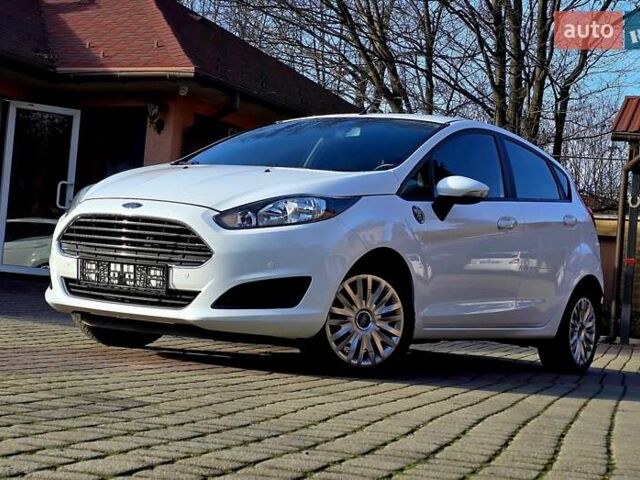 Білий Форд Фієста, об'ємом двигуна 1 л та пробігом 60 тис. км за 9999 $, фото 2 на Automoto.ua