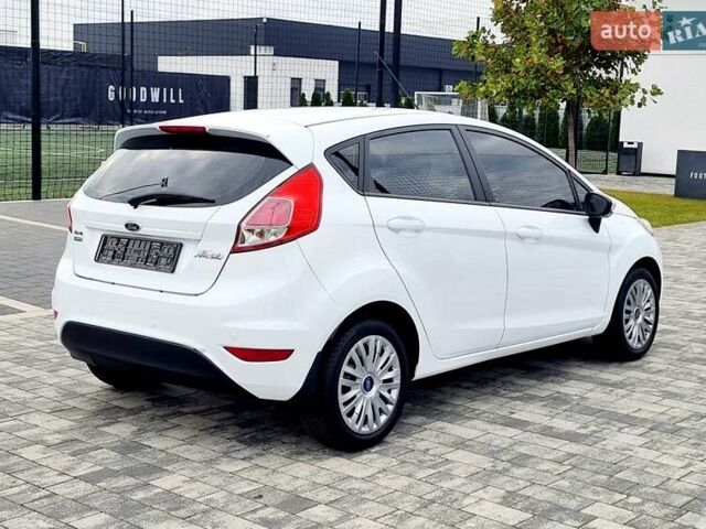 Білий Форд Фієста, об'ємом двигуна 1 л та пробігом 60 тис. км за 9900 $, фото 30 на Automoto.ua