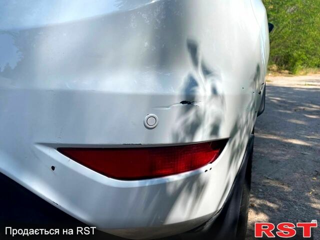 Білий Форд Фієста, об'ємом двигуна 1 л та пробігом 145 тис. км за 6300 $, фото 5 на Automoto.ua