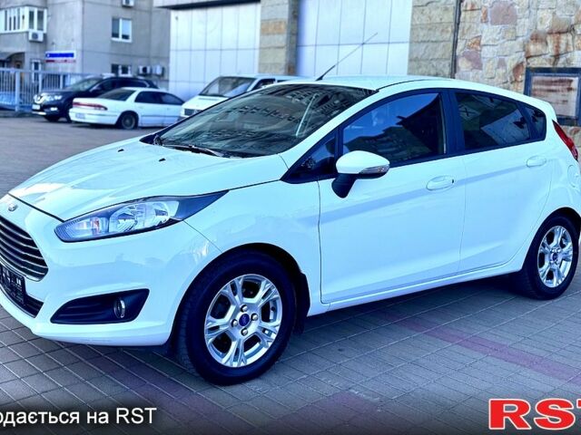 Белый Форд Фиеста, объемом двигателя 1 л и пробегом 140 тыс. км за 8500 $, фото 1 на Automoto.ua