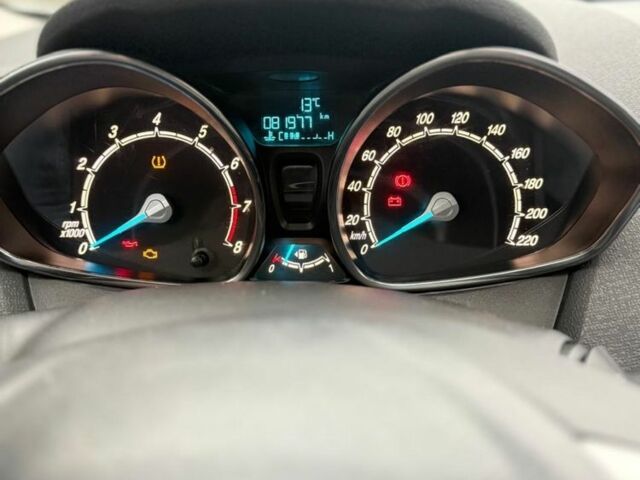 Белый Форд Фиеста, объемом двигателя 1 л и пробегом 82 тыс. км за 6699 $, фото 6 на Automoto.ua