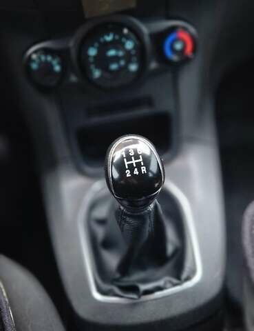 Белый Форд Фиеста, объемом двигателя 1 л и пробегом 112 тыс. км за 5900 $, фото 4 на Automoto.ua