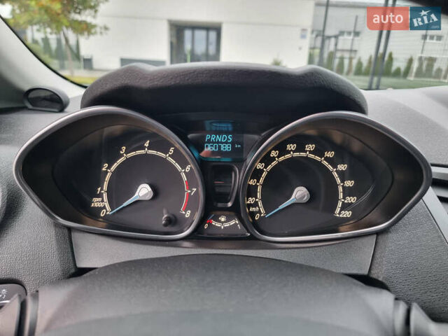 Білий Форд Фієста, об'ємом двигуна 1 л та пробігом 60 тис. км за 9900 $, фото 68 на Automoto.ua