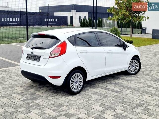 Білий Форд Фієста, об'ємом двигуна 1 л та пробігом 60 тис. км за 9900 $, фото 101 на Automoto.ua