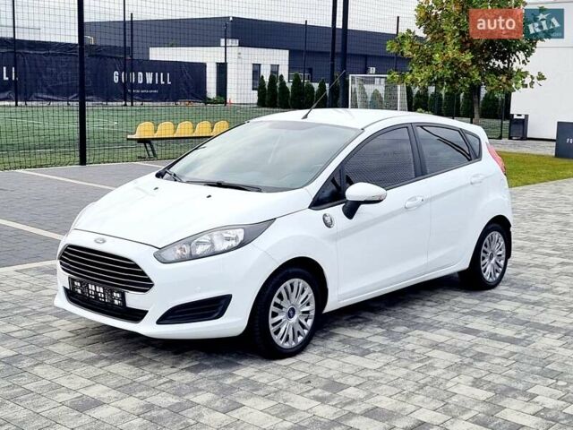 Білий Форд Фієста, об'ємом двигуна 1 л та пробігом 60 тис. км за 9900 $, фото 58 на Automoto.ua
