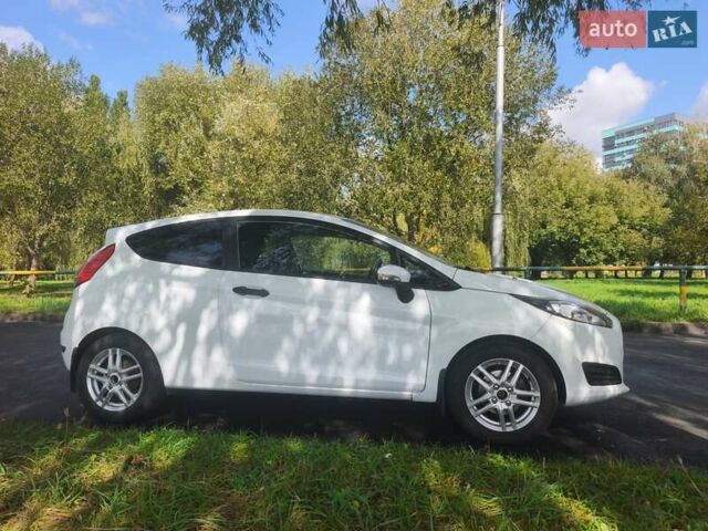 Белый Форд Фиеста, объемом двигателя 1.24 л и пробегом 155 тыс. км за 5500 $, фото 4 на Automoto.ua