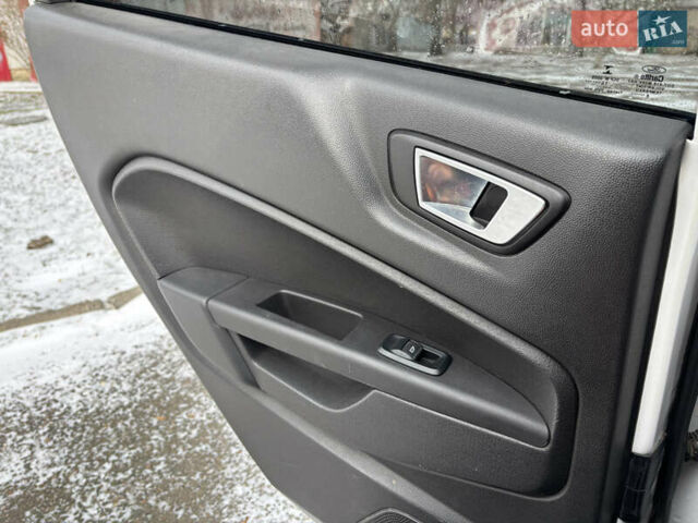 Білий Форд Фієста, об'ємом двигуна 1.6 л та пробігом 123 тис. км за 8300 $, фото 15 на Automoto.ua