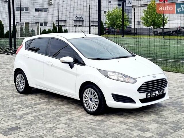 Білий Форд Фієста, об'ємом двигуна 1 л та пробігом 60 тис. км за 9900 $, фото 19 на Automoto.ua