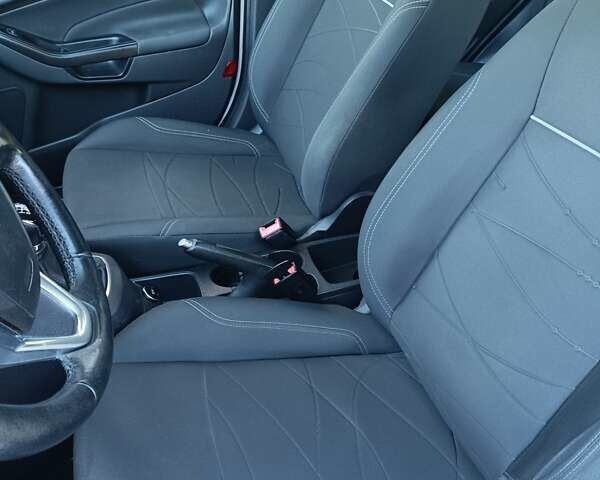 Білий Форд Фієста, об'ємом двигуна 1 л та пробігом 92 тис. км за 5800 $, фото 14 на Automoto.ua