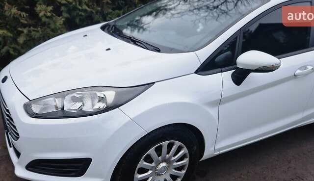 Белый Форд Фиеста, объемом двигателя 1 л и пробегом 112 тыс. км за 5900 $, фото 3 на Automoto.ua