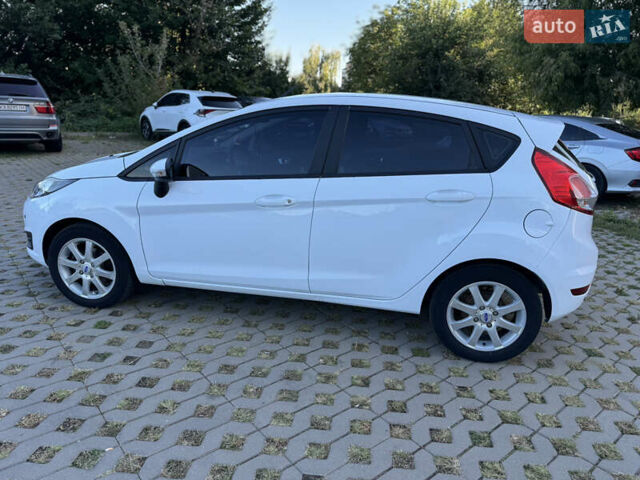 Білий Форд Фієста, об'ємом двигуна 1 л та пробігом 85 тис. км за 8500 $, фото 7 на Automoto.ua
