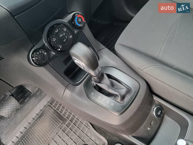 Білий Форд Фієста, об'ємом двигуна 1 л та пробігом 60 тис. км за 9900 $, фото 70 на Automoto.ua