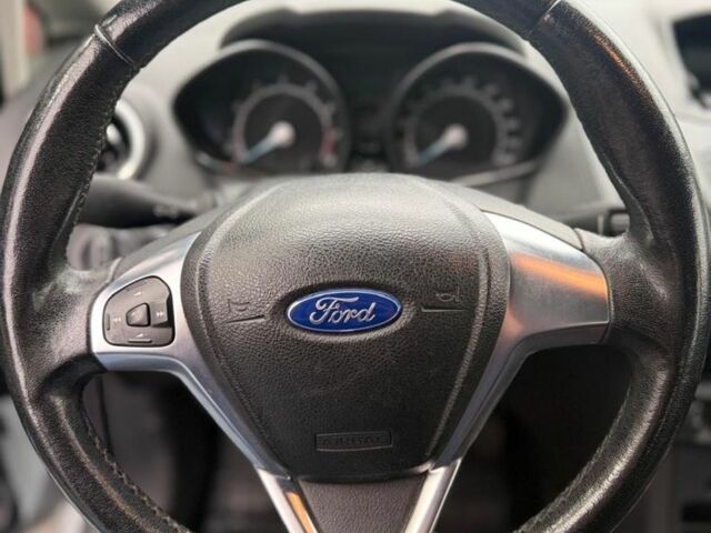 Белый Форд Фиеста, объемом двигателя 1 л и пробегом 82 тыс. км за 6699 $, фото 7 на Automoto.ua