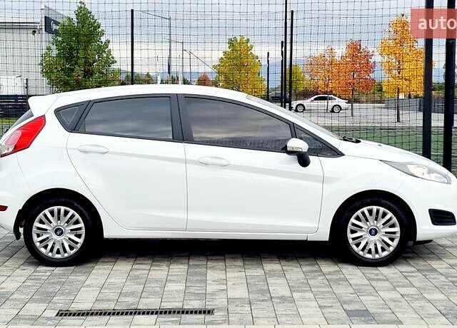 Білий Форд Фієста, об'ємом двигуна 1 л та пробігом 60 тис. км за 9900 $, фото 21 на Automoto.ua