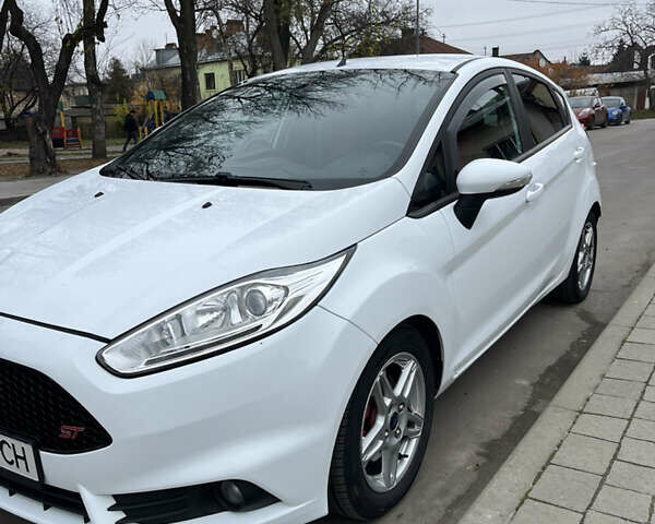 Белый Форд Фиеста, объемом двигателя 1.5 л и пробегом 228 тыс. км за 7800 $, фото 5 на Automoto.ua