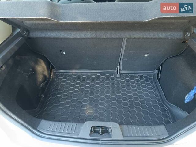 Білий Форд Фієста, об'ємом двигуна 1 л та пробігом 92 тис. км за 5800 $, фото 13 на Automoto.ua