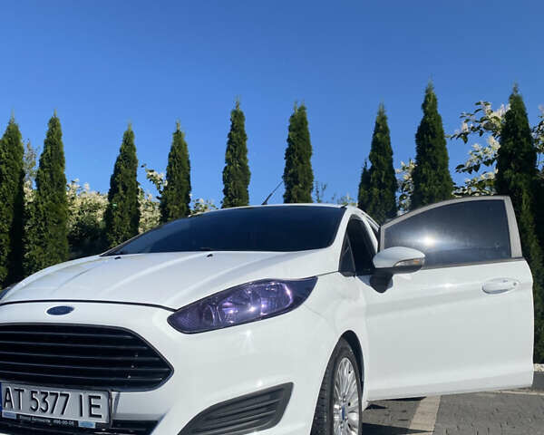 Белый Форд Фиеста, объемом двигателя 1 л и пробегом 142 тыс. км за 6700 $, фото 9 на Automoto.ua