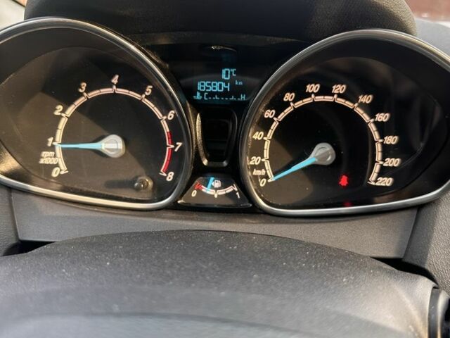 Білий Форд Фієста, об'ємом двигуна 1 л та пробігом 185 тис. км за 5100 $, фото 6 на Automoto.ua