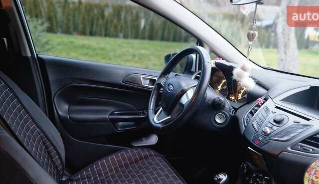 Белый Форд Фиеста, объемом двигателя 1 л и пробегом 112 тыс. км за 5900 $, фото 7 на Automoto.ua