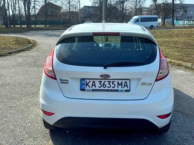Белый Форд Фиеста, объемом двигателя 1 л и пробегом 175 тыс. км за 7000 $, фото 1 на Automoto.ua
