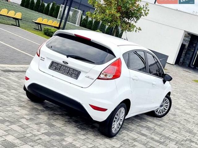 Білий Форд Фієста, об'ємом двигуна 1 л та пробігом 60 тис. км за 9900 $, фото 104 на Automoto.ua