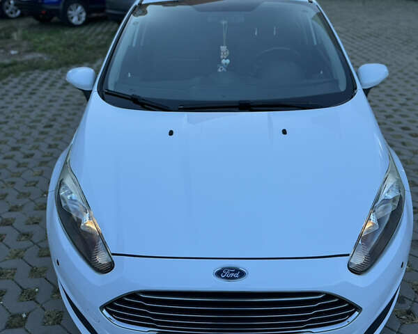 Білий Форд Фієста, об'ємом двигуна 1 л та пробігом 85 тис. км за 8500 $, фото 9 на Automoto.ua