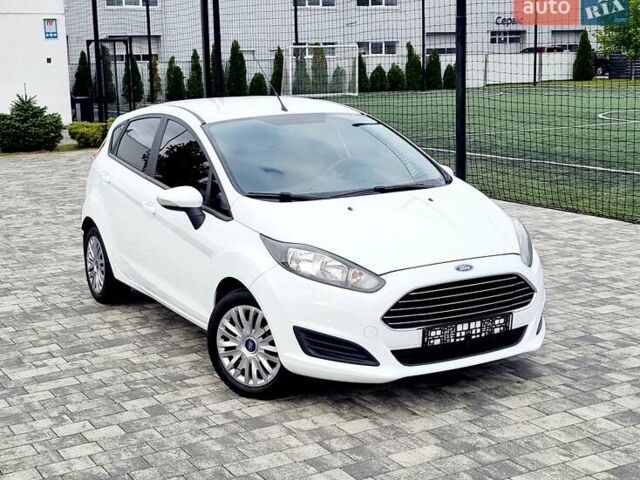 Білий Форд Фієста, об'ємом двигуна 1 л та пробігом 60 тис. км за 9900 $, фото 94 на Automoto.ua