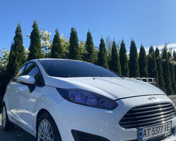 Белый Форд Фиеста, объемом двигателя 1 л и пробегом 140 тыс. км за 7000 $, фото 8 на Automoto.ua