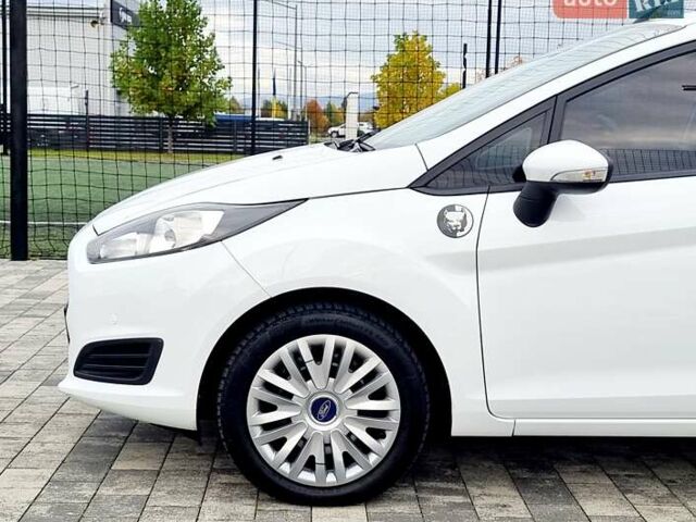 Білий Форд Фієста, об'ємом двигуна 1 л та пробігом 60 тис. км за 9900 $, фото 50 на Automoto.ua
