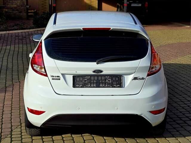 Білий Форд Фієста, об'ємом двигуна 1 л та пробігом 60 тис. км за 9999 $, фото 6 на Automoto.ua