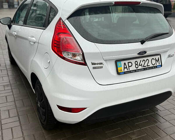 Білий Форд Фієста, об'ємом двигуна 1 л та пробігом 82 тис. км за 6699 $, фото 8 на Automoto.ua
