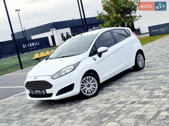 Білий Форд Фієста, об'ємом двигуна 1 л та пробігом 60 тис. км за 9900 $, фото 99 на Automoto.ua