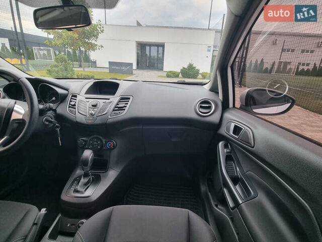 Білий Форд Фієста, об'ємом двигуна 1 л та пробігом 60 тис. км за 9900 $, фото 84 на Automoto.ua