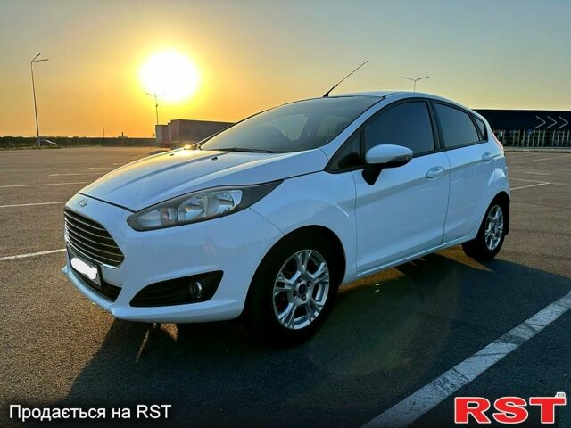 Белый Форд Фиеста, объемом двигателя 1 л и пробегом 115 тыс. км за 8500 $, фото 1 на Automoto.ua