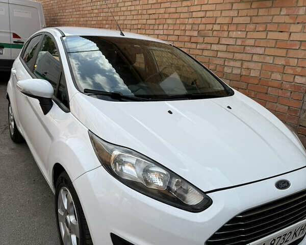 Білий Форд Фієста, об'ємом двигуна 1 л та пробігом 180 тис. км за 6700 $, фото 2 на Automoto.ua