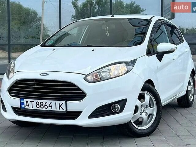 Білий Форд Фієста, об'ємом двигуна 1 л та пробігом 91 тис. км за 7200 $, фото 1 на Automoto.ua