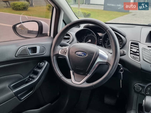 Білий Форд Фієста, об'ємом двигуна 1 л та пробігом 60 тис. км за 9900 $, фото 76 на Automoto.ua