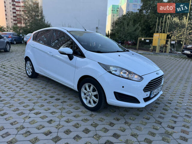 Білий Форд Фієста, об'ємом двигуна 1 л та пробігом 85 тис. км за 8500 $, фото 2 на Automoto.ua
