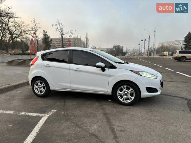 Білий Форд Фієста, об'ємом двигуна 1.6 л та пробігом 123 тис. км за 8500 $, фото 3 на Automoto.ua
