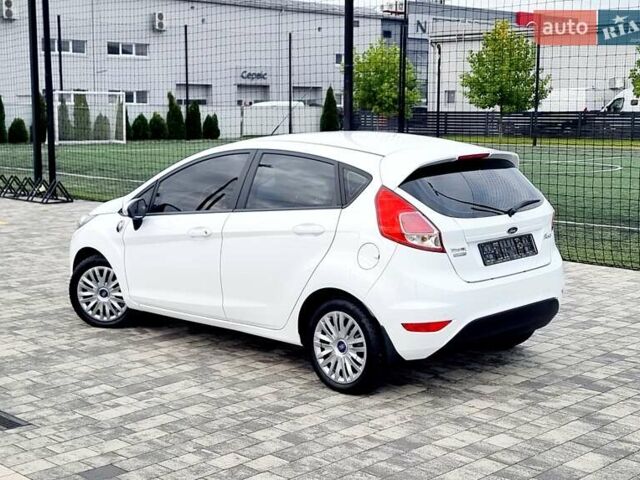 Білий Форд Фієста, об'ємом двигуна 1 л та пробігом 60 тис. км за 9900 $, фото 106 на Automoto.ua
