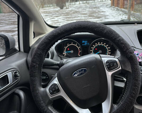 Белый Форд Фиеста, объемом двигателя 1.6 л и пробегом 123 тыс. км за 8200 $, фото 20 на Automoto.ua