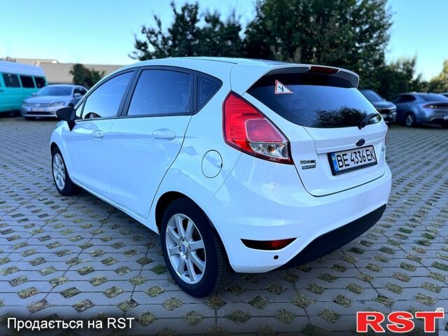 Белый Форд Фиеста, объемом двигателя 1 л и пробегом 85 тыс. км за 8500 $, фото 5 на Automoto.ua