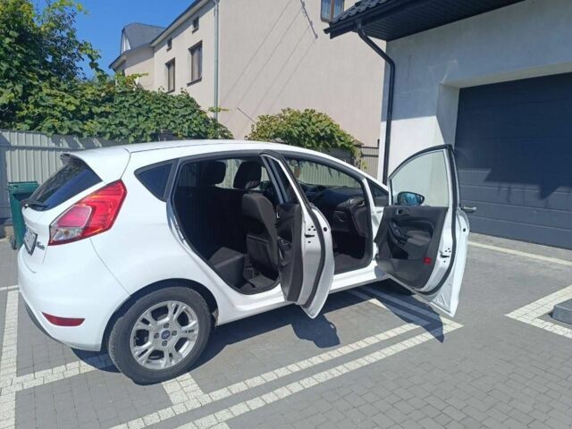 Білий Форд Фієста, об'ємом двигуна 1 л та пробігом 73 тис. км за 8200 $, фото 7 на Automoto.ua