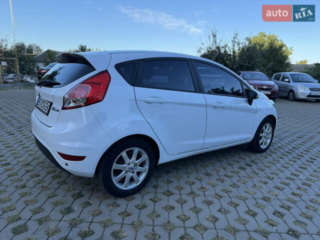 Білий Форд Фієста, об'ємом двигуна 1 л та пробігом 85 тис. км за 8500 $, фото 4 на Automoto.ua