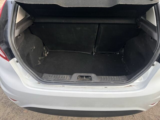 Білий Форд Фієста, об'ємом двигуна 1 л та пробігом 185 тис. км за 5100 $, фото 5 на Automoto.ua