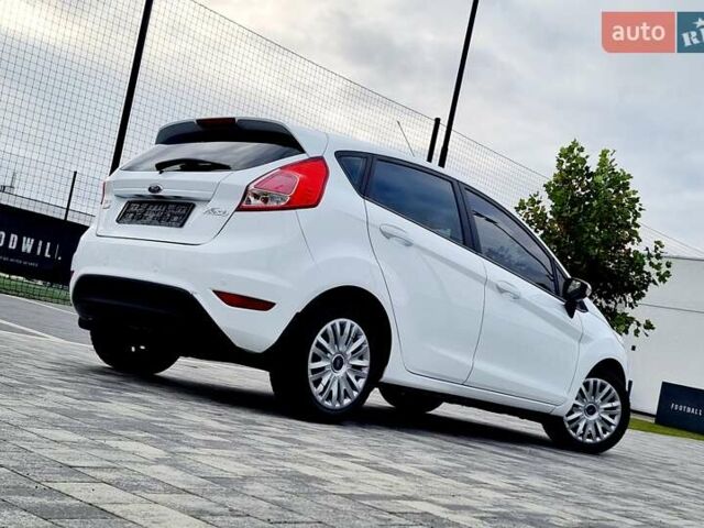 Білий Форд Фієста, об'ємом двигуна 1 л та пробігом 60 тис. км за 9900 $, фото 103 на Automoto.ua