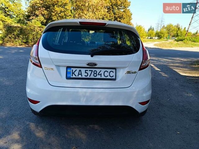 Білий Форд Фієста, об'ємом двигуна 1 л та пробігом 92 тис. км за 5800 $, фото 2 на Automoto.ua