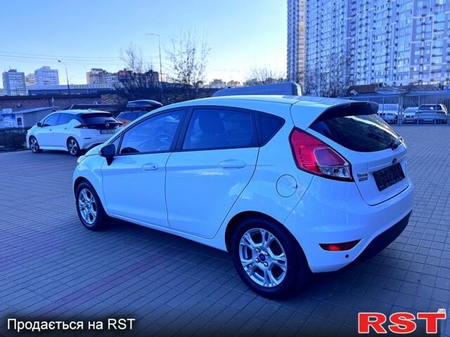 Белый Форд Фиеста, объемом двигателя 1 л и пробегом 140 тыс. км за 8500 $, фото 5 на Automoto.ua
