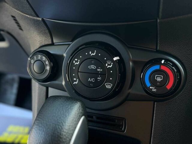 Белый Форд Фиеста, объемом двигателя 0 л и пробегом 62 тыс. км за 9500 $, фото 18 на Automoto.ua